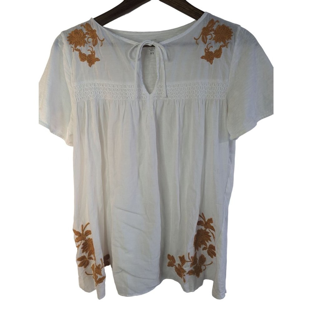 Ann Taylor Loft white cotton top with orange floral embroidery sz XS